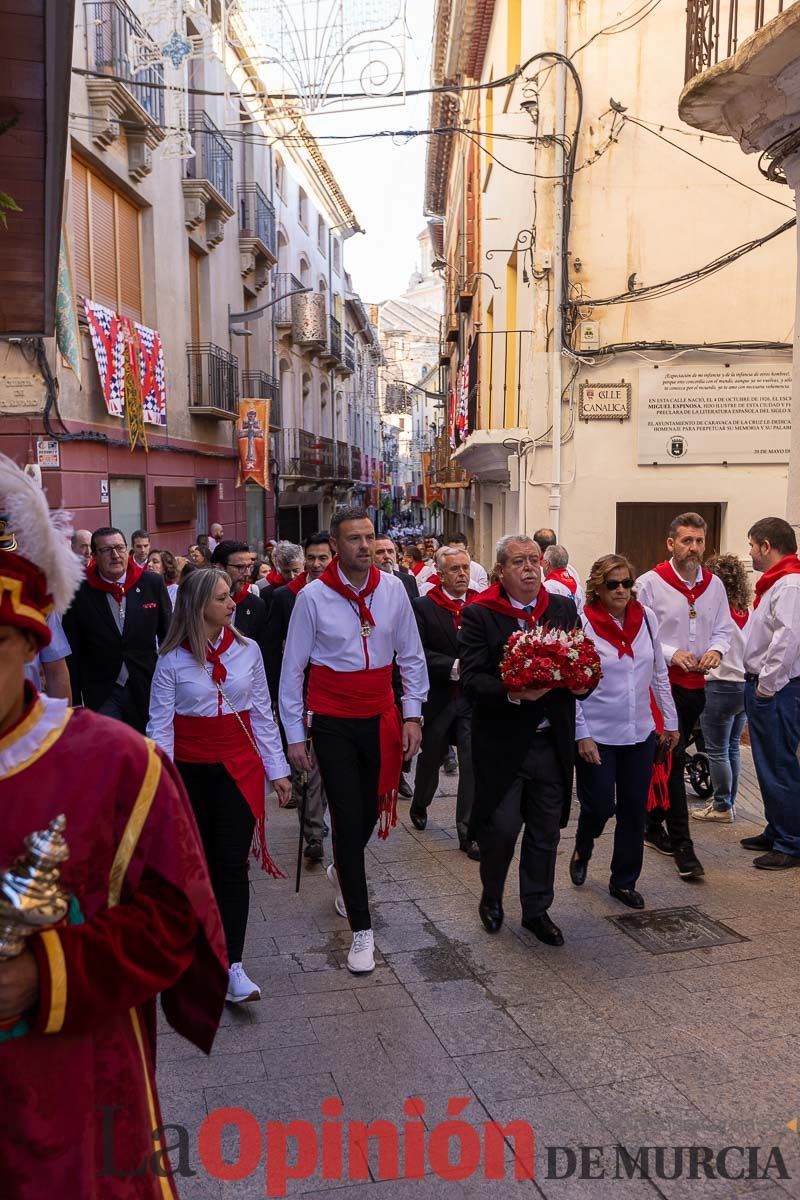 Bandeja de flores y ritual de la bendición del vino en las Fiestas de Caravaca