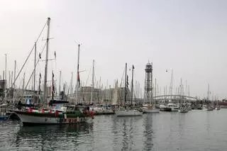 La Global Sumud Flotilla ultima la salida de casi una cuarentena de barcos de Barcelona con destino a Gaza