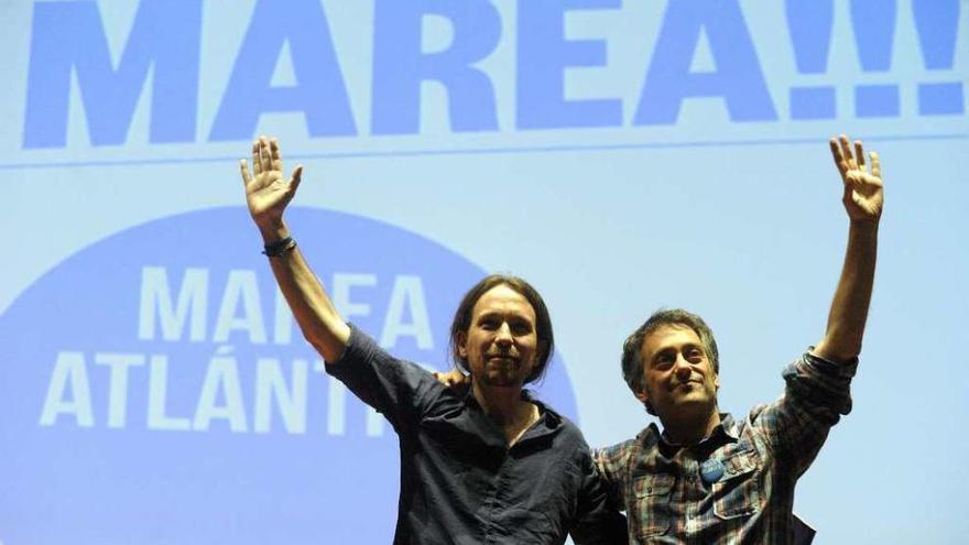 Xulio Ferreiro, derecha, e Iglesias durante un mitin conjunto en la campaña de las municipales.