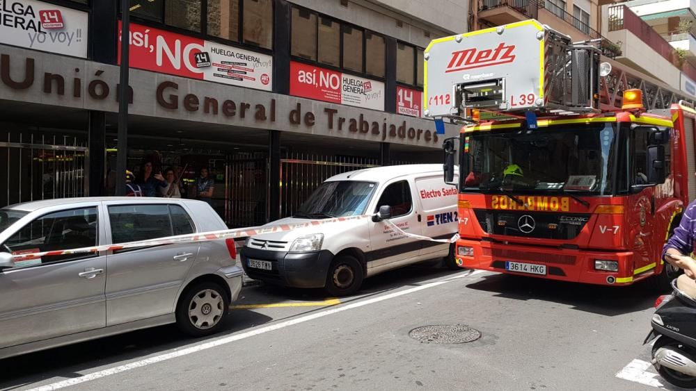 Cae parte de la fachada de UGT de Alicante