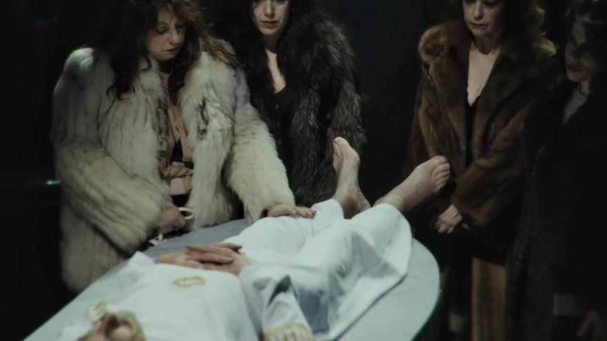 Narcís Bardalet, forense: "Les primeres a veure Dalí embalsamat van ser unes putes"