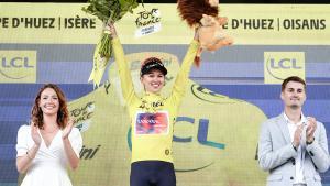 Katerzyna Niewiadoma, en el podio del Tour 2024.