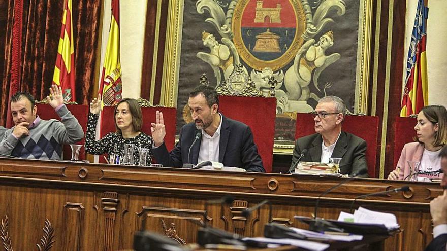 Elche cerrará 2020 debiendo a los bancos 153 millones menos que hace 9 años