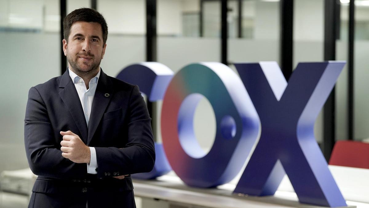 El presidente de Cox, Enrique Riquelme, en la sede de la compañía.