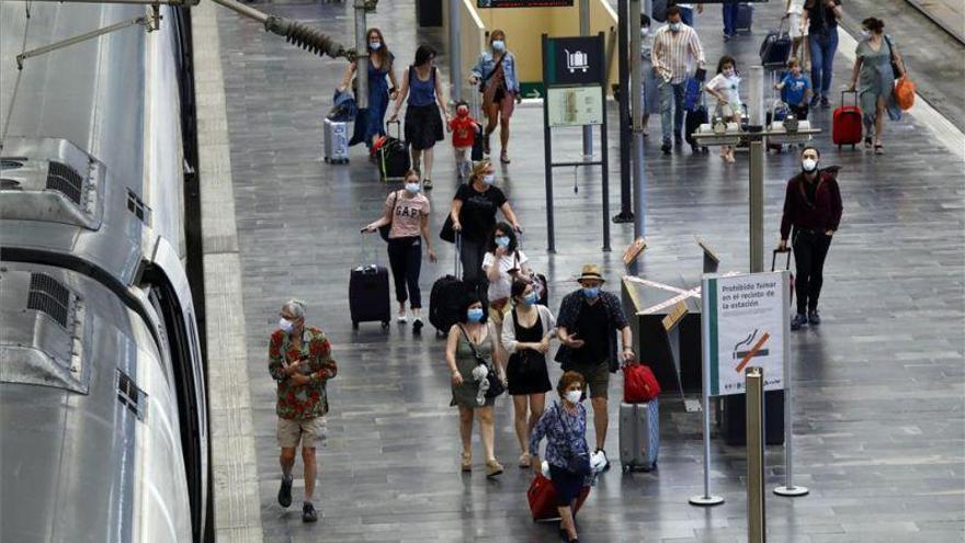 El fin del estado de alarma reactiva tímidamente el transporte de viajeros en Aragón