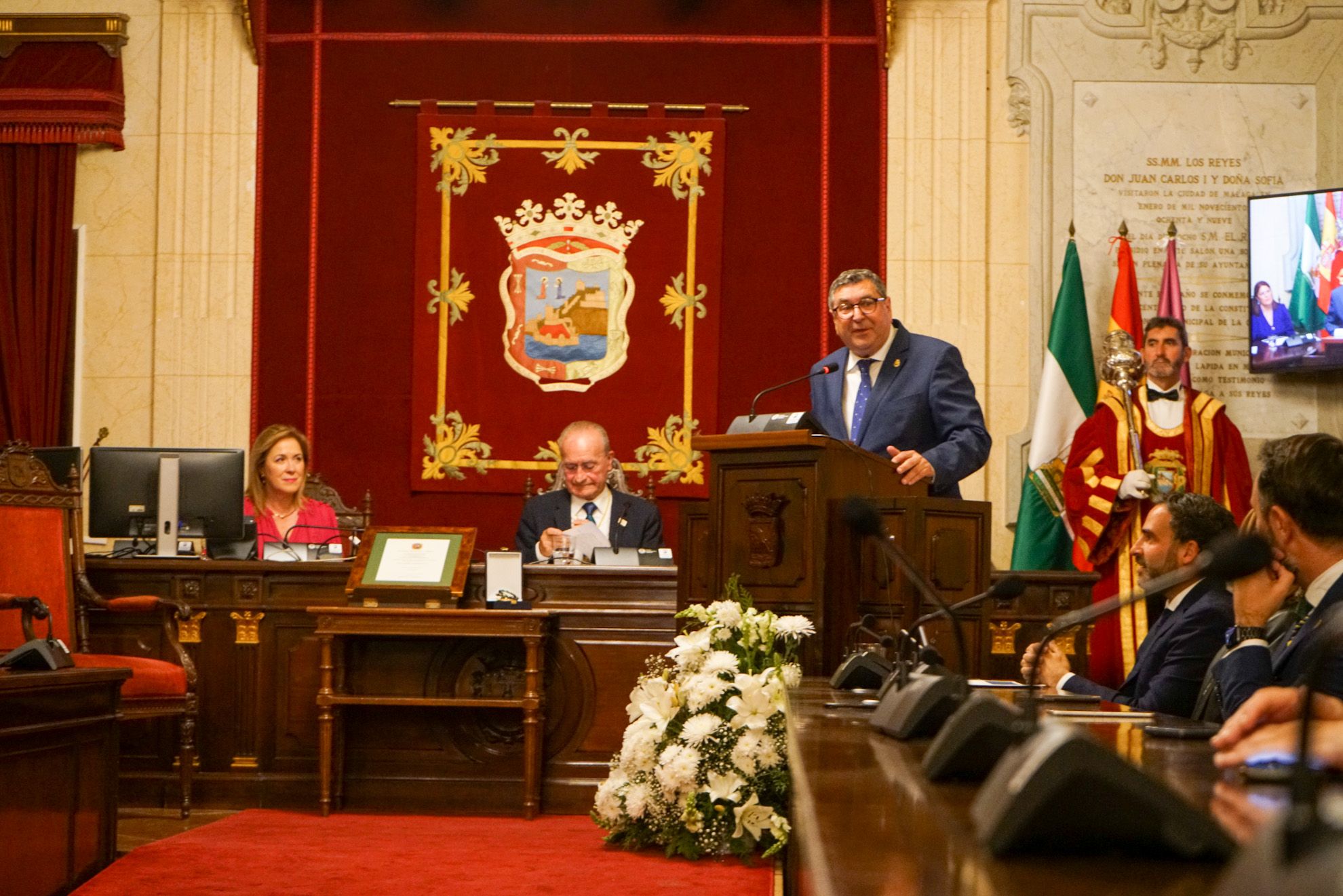 Acto de entrega de la medalla de la ciudad y del título de Hija Adoptiva de Málaga a título póstumo a María Zambrano