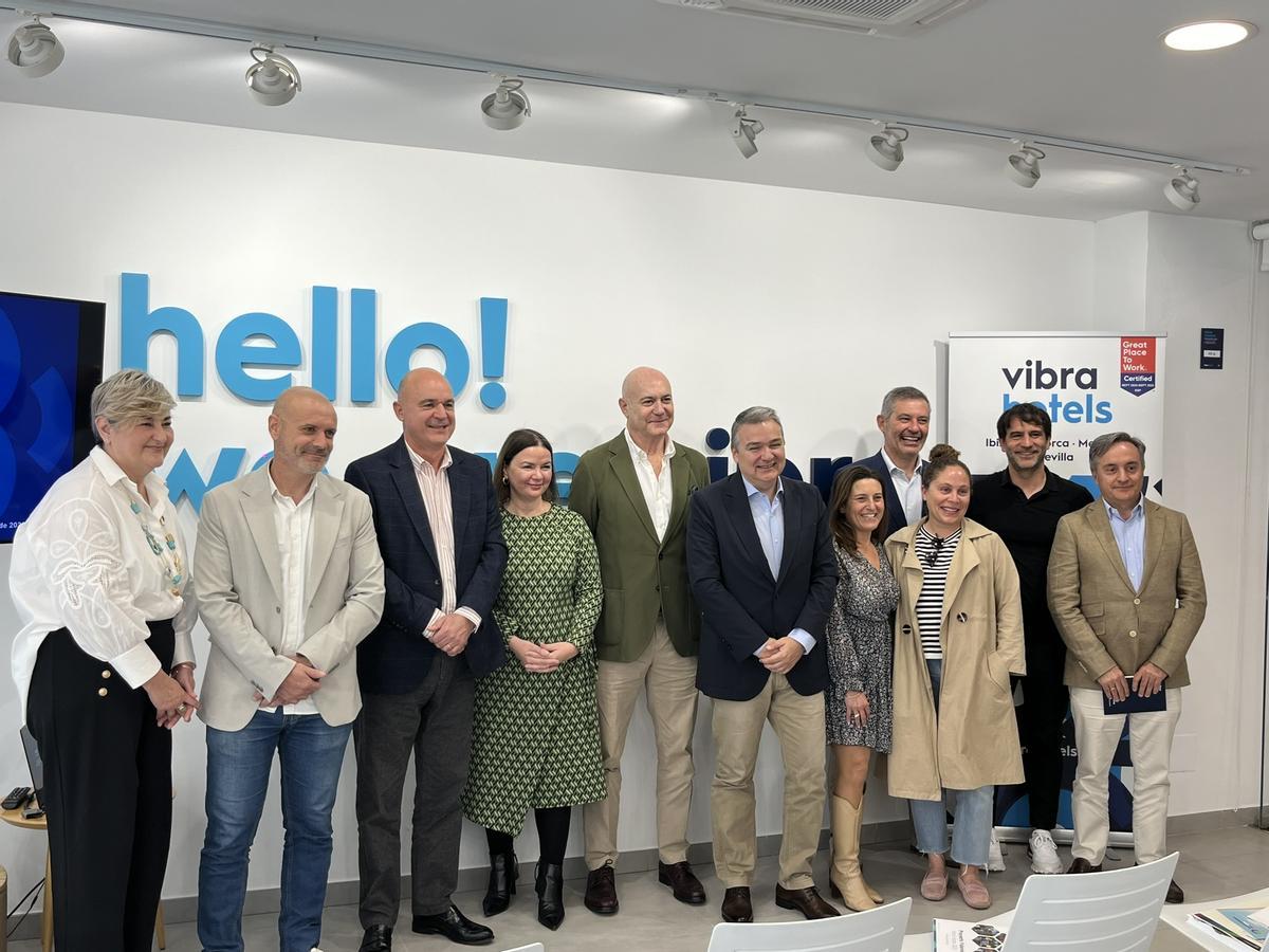 Imagen de grupo de la presentación del Plan de Sostenibilidad Vibra