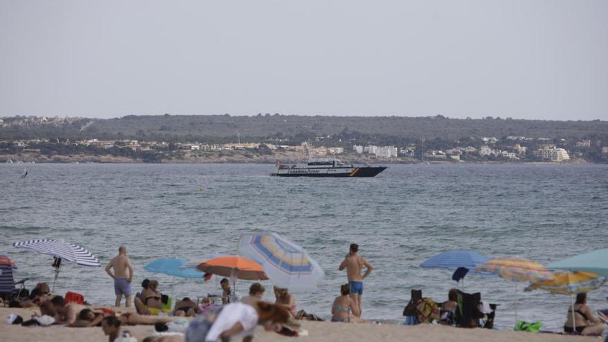 Precaución en el Arenal por la tintorera