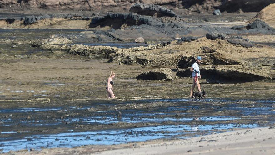 El Confital continúa cerrado hasta el lunes  por el aumento de la contaminación fecal