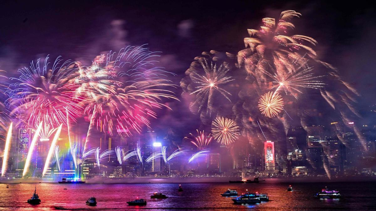 Fuegos artificiales en Hong Kong este 1 de enero para dar la bienvenida al 2024.
