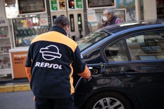 El 80% de las gasolineras que pidió el anticipo del descuento de carburante lo cobrará entre martes y miércoles