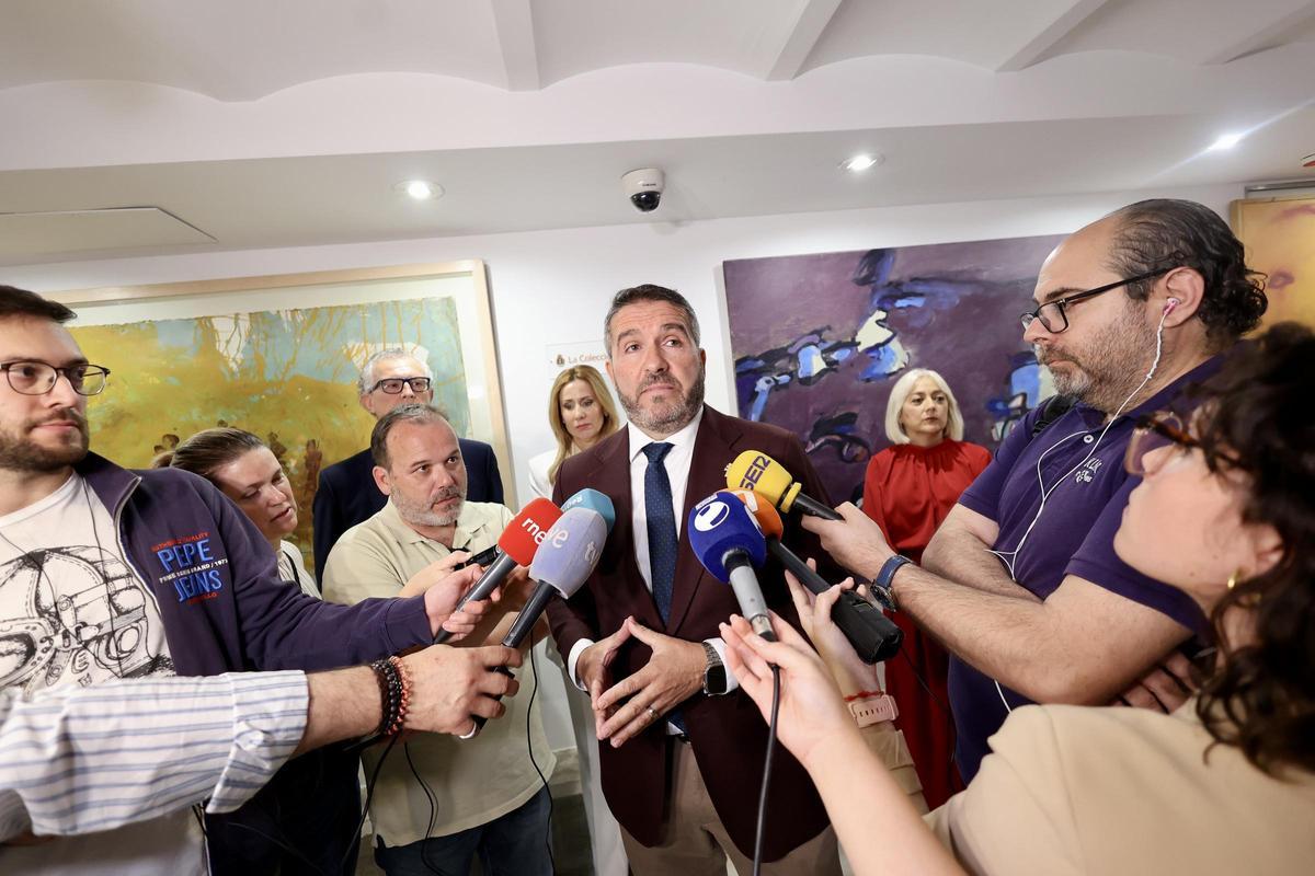 Un momento de la intervención del presidente de la Croem, Miguel López Abad.