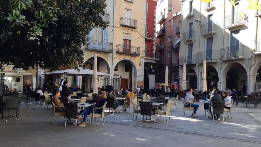 La terrassa d&#039;un bar de la plaça de l&#039;Ajuntament de FIgueres