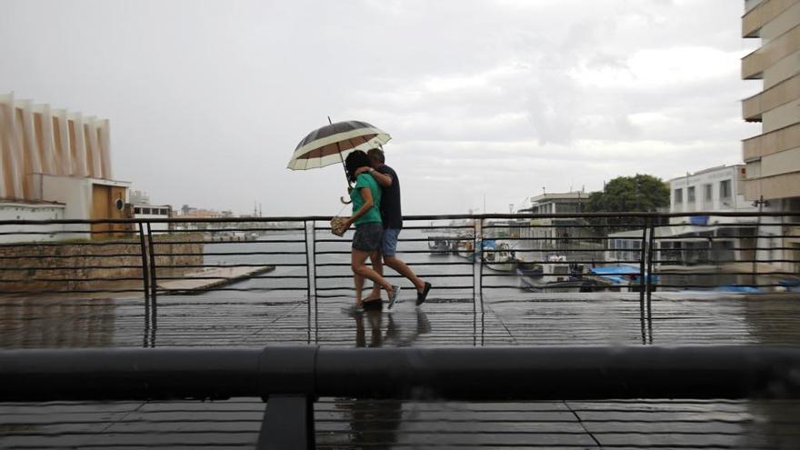 Lluvias y severas bajadas del termómetro en Valencia