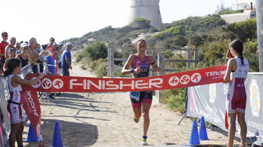 Aritz Rodríguez y Susana Sevillano brillan en Platja d’en Bossa