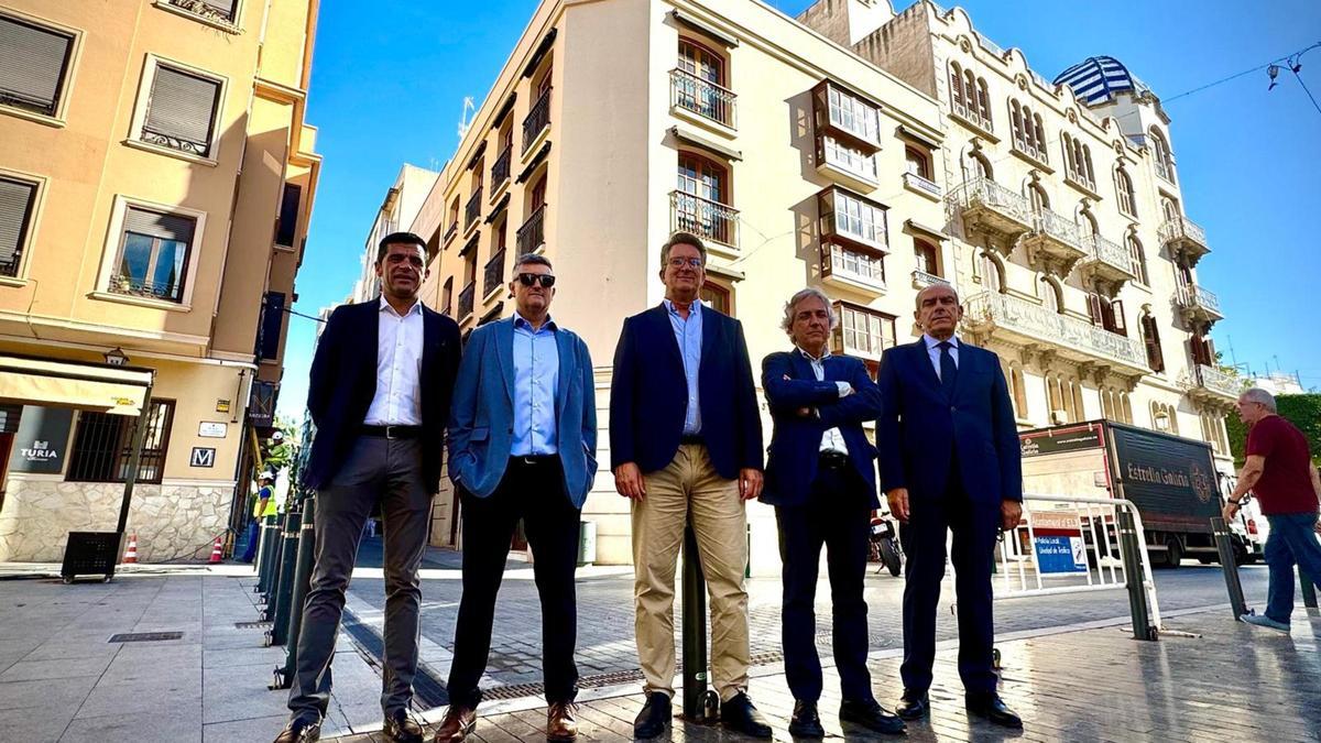 Miguel Ángel Iborra, Santiago Gambín, Vicente Martínez Mus, Raúl Mérida y Francisco Soler, este jueves.