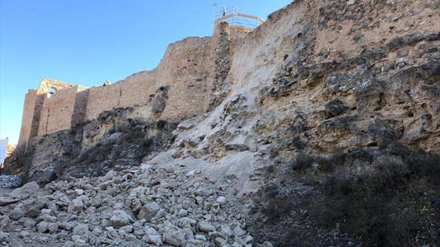 El Castillo Mayor de Calatayud sufre la caída de 10 metros de la antigua muralla