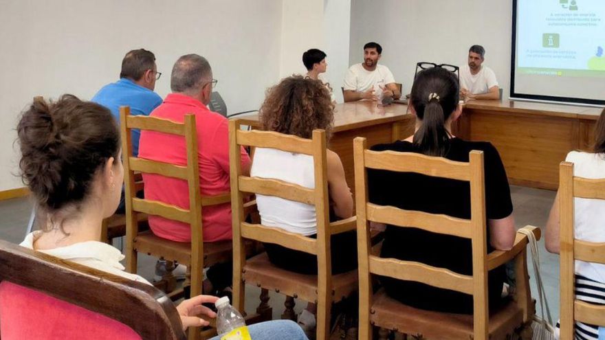 O Rosal propone su modelo de comunidades energéticas al tejido empresarial local