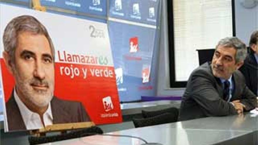 &quot;LlamazarES rojo y verde&quot;, lema de precampaña de IU