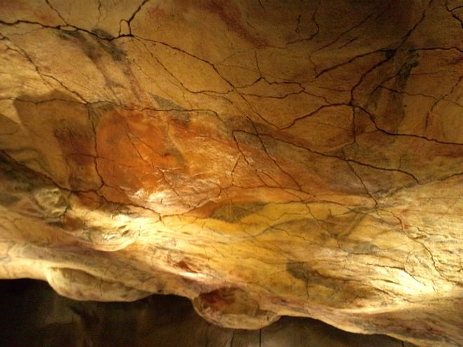 Cuevas de Altamira, Villa España, Shima