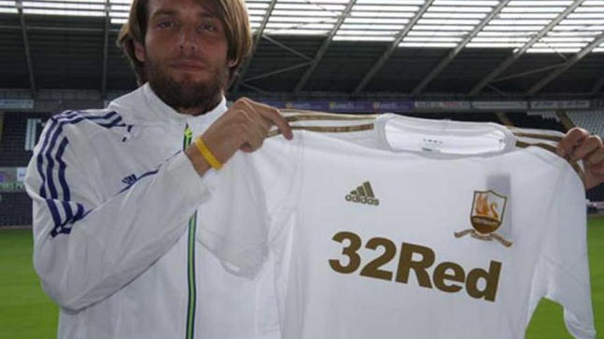 Michu, el jueves, en el Liberty Stadium, con la camiseta del Swansea.