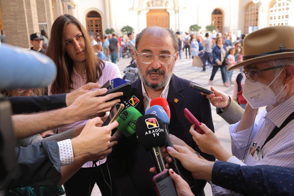 El presidente de Aragón y candidato socialista a las elecciones autonómicas, Javier Lambán, ha atendido a los medios en el Pignatelli.