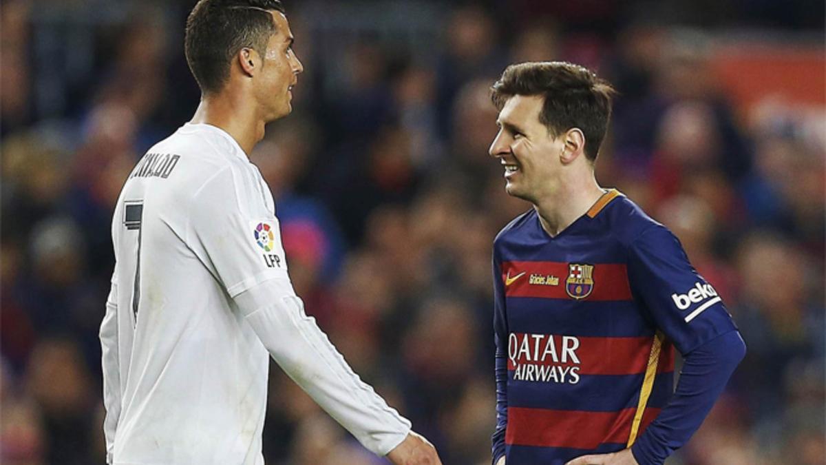 Cristiano Ronaldo y Leo Messi en un duelo entre Barça y Real Madrid de la temporada 2015/16