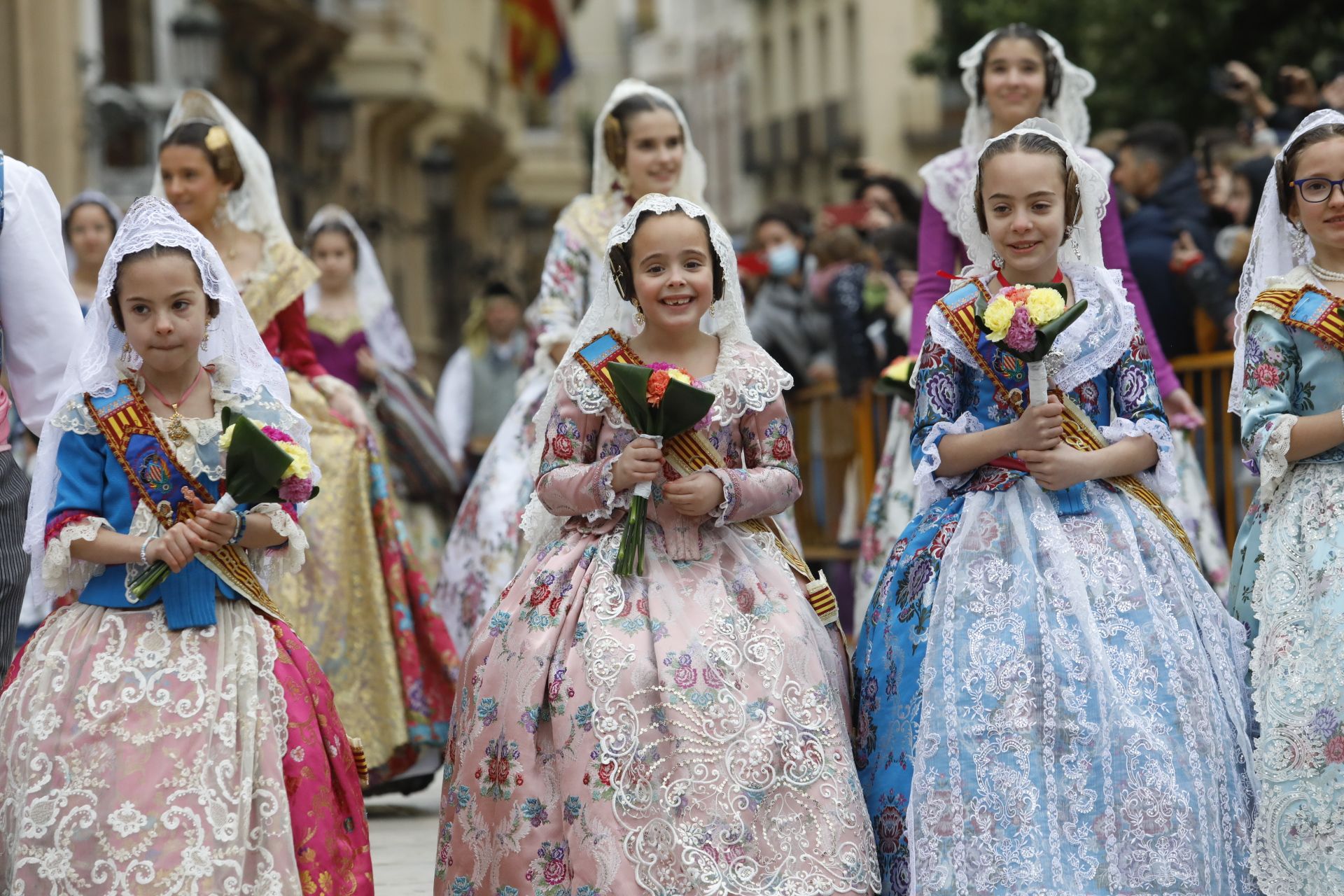 Búscate en el primer día de Ofrenda por la calle Quart (entre las 115.30 y las 17.00 horas)