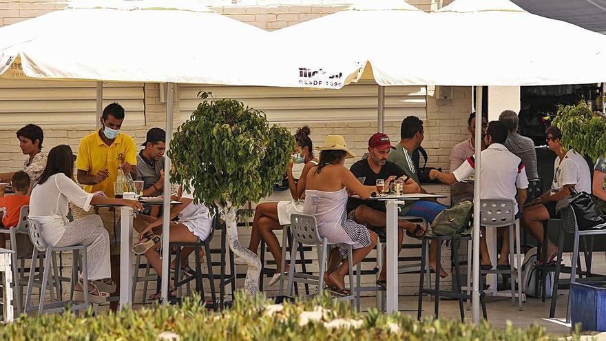 Terraza en la zona de la Playa de San Juan en Alicante.