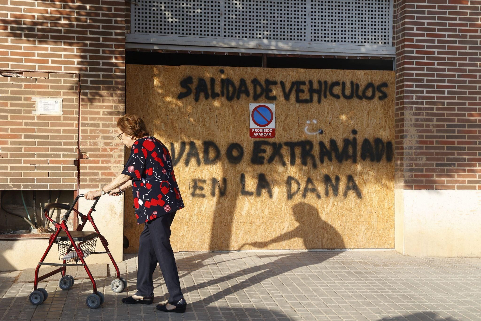 La novena manifestación contra Mazón por la gestión de la dana desde Catarroja, en imágenes