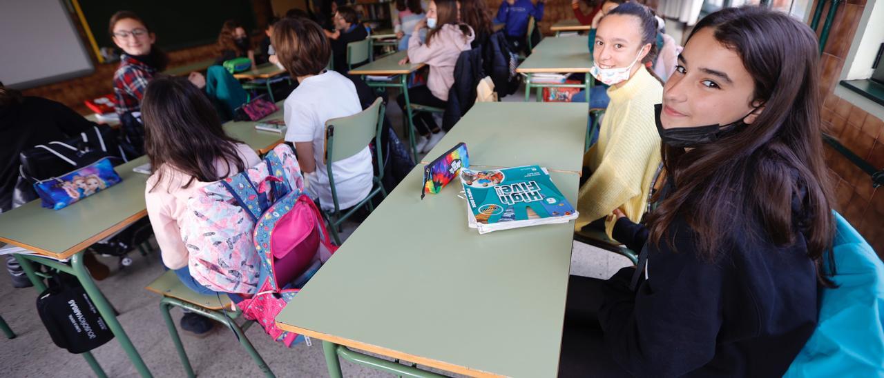 Las sonrisas vuelven a las aulas: así ha sido el primer día sin mascarilla en los colegios