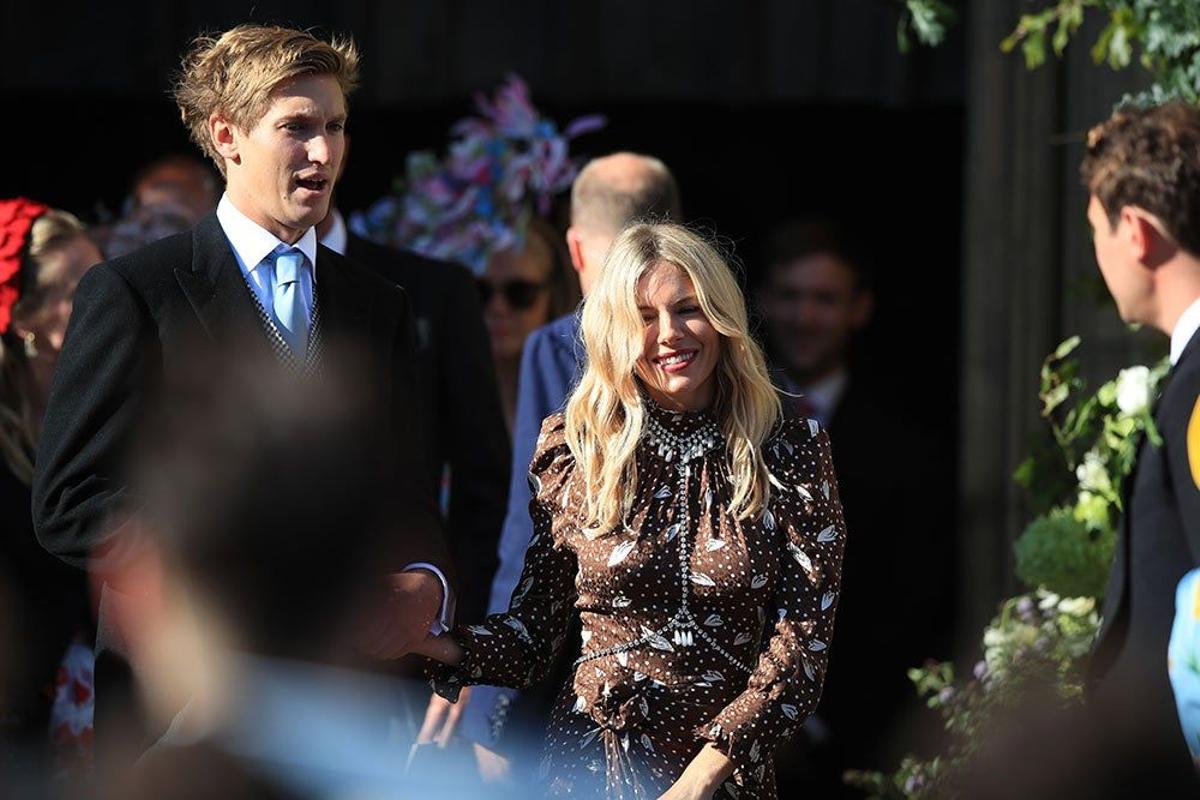 Sienna Miller y su novio en la boda de Ellie Goulding