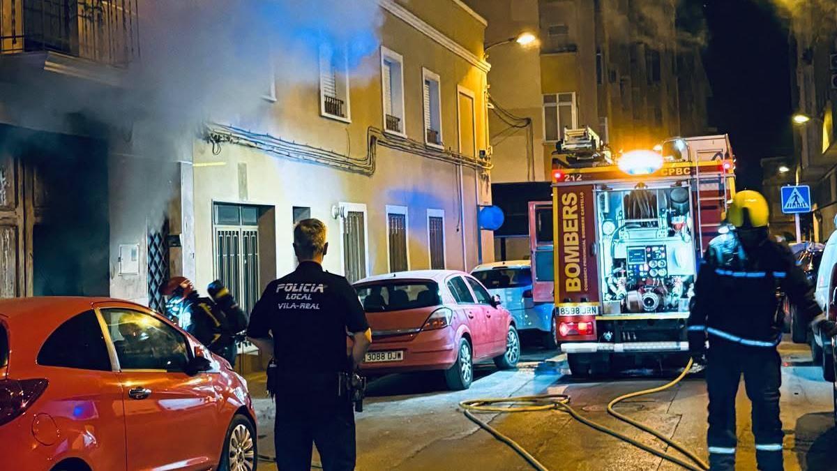 Un incendio en una vivienda de Vila-real deja importantes daños materiales