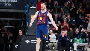 Darío Brizuela se fue hasta los 25  puntos en la victoria ante Dubai