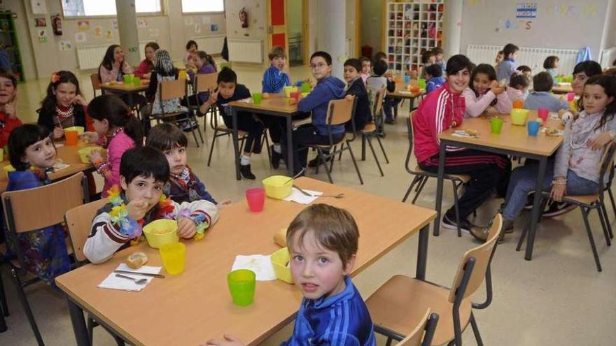 Imagen de archivo del comedor escolar del colegio Pérez Viondi. // Bernabé/Javier Lalín