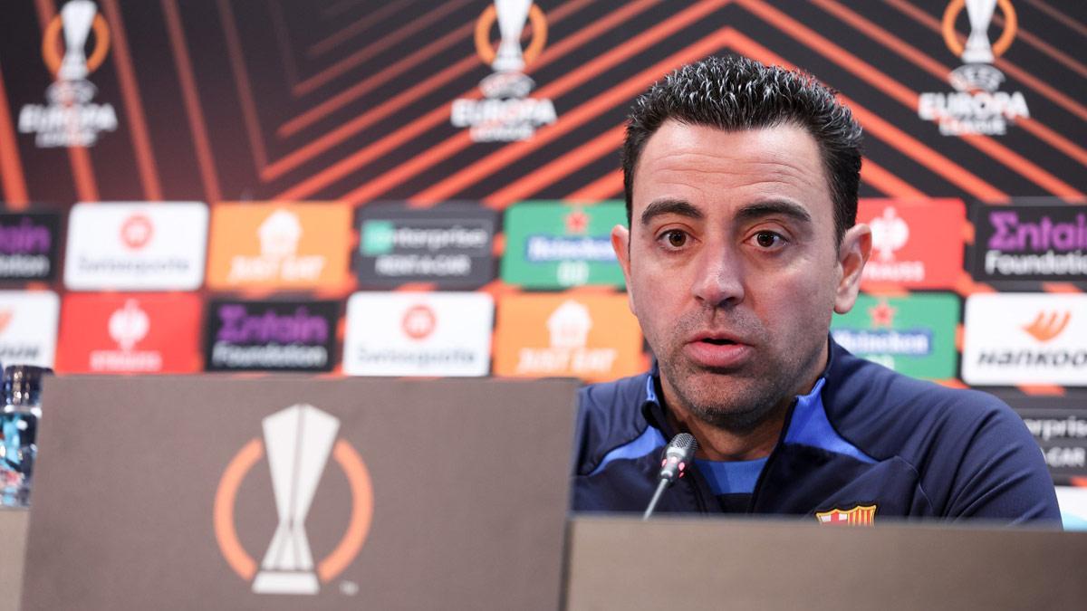 Xavi, sobre la polémica: "Siempre analizamos a los árbitros a nivel interno"