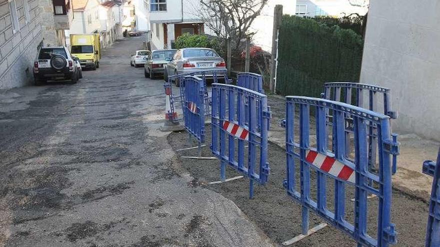 Doce casas de la calle Coles sufrieron el corte de agua. // Iñaki Osorio