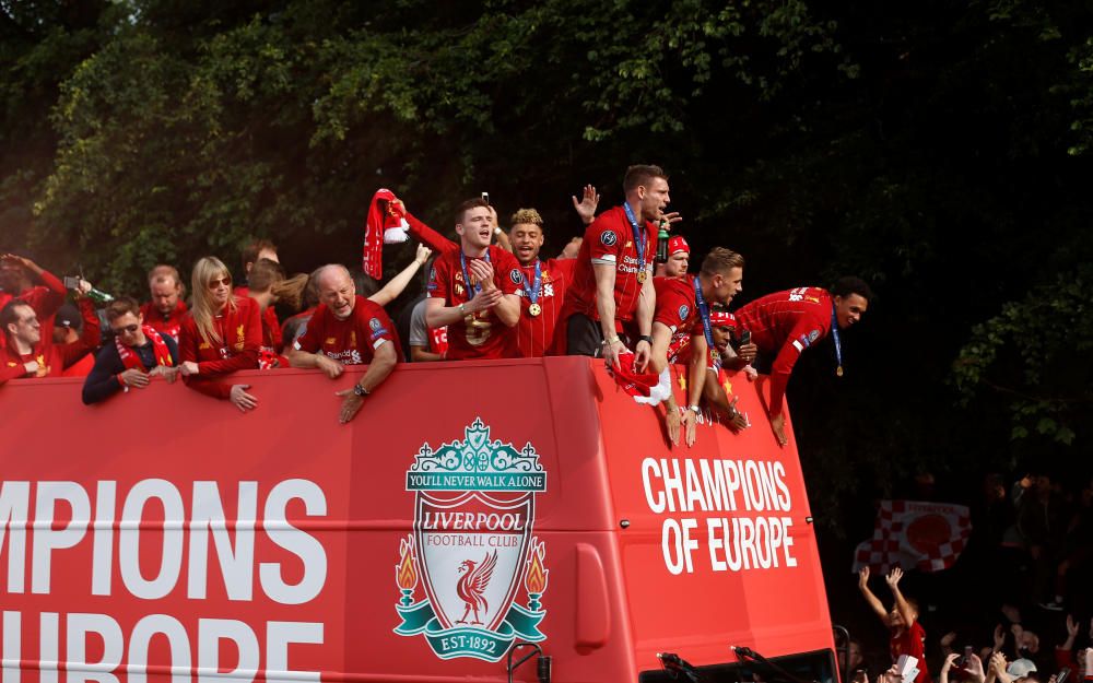 El Liverpool celebra con su afición la Champions