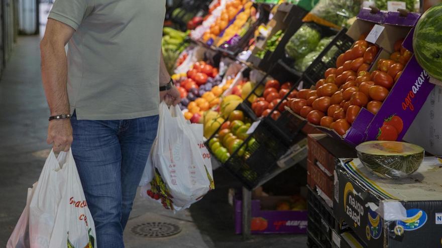 La inflación se moderó dos décimas en mayo, hasta el 2%, pese al repunte de los alimentos