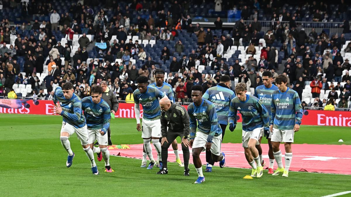 ¡Silbidos ensordecedores en el Bernabéu!: los aficionados del Madrid están cansados y exigen decisiones drásticas