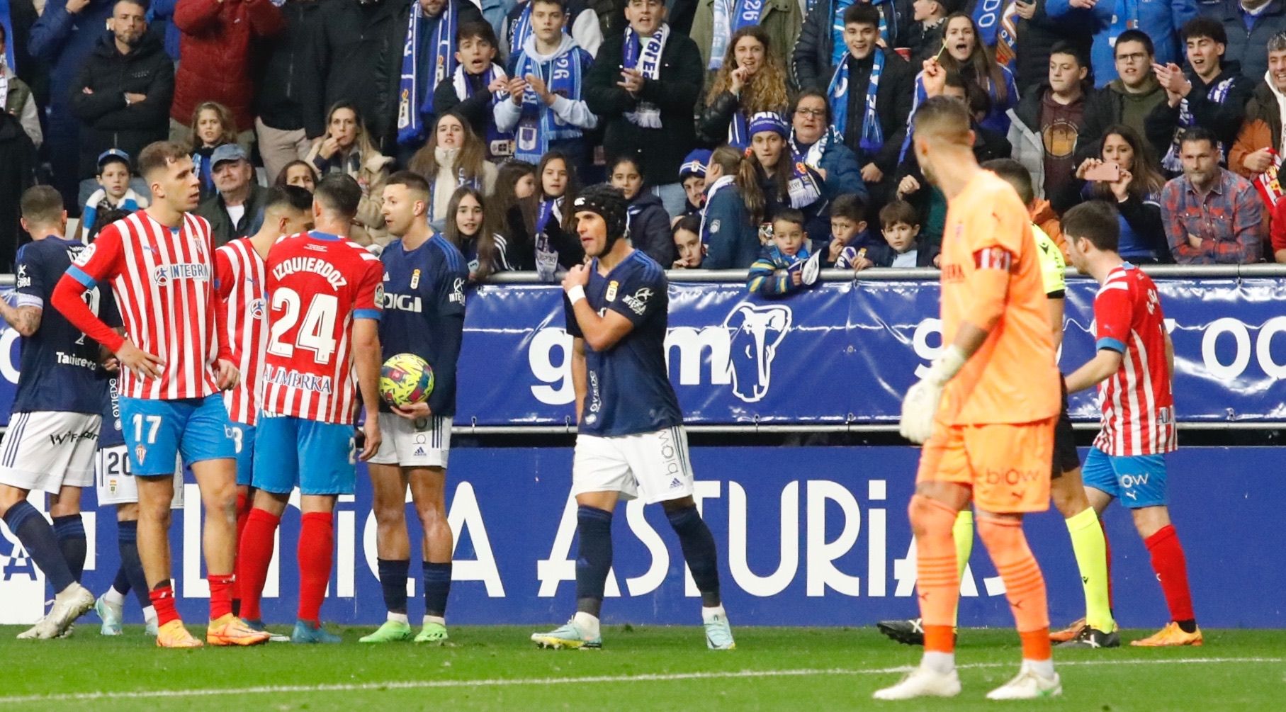 En imágenes: así se vivió el derbi en el Tartiere