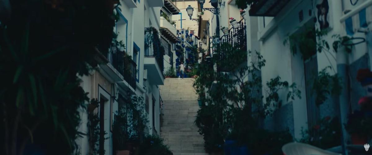 El barrio de Santa Cruz es una de las localizaciones que aparecen en el videoclip.