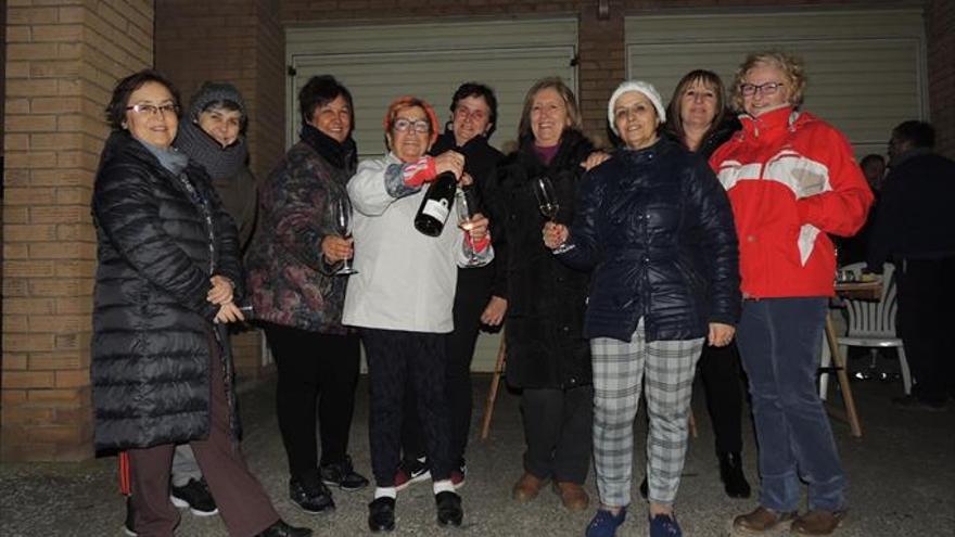 El fuego toma las calles para San Antón