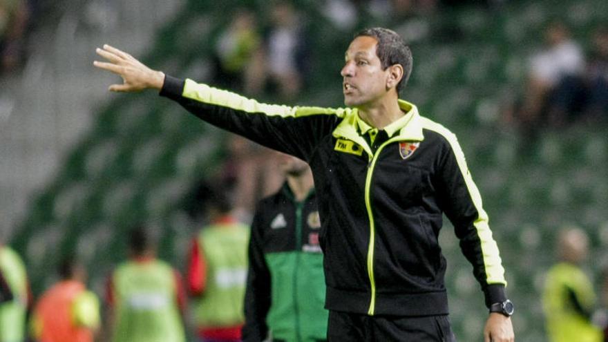 Acciari dando instrucciones durante el partido frente al Deportivo