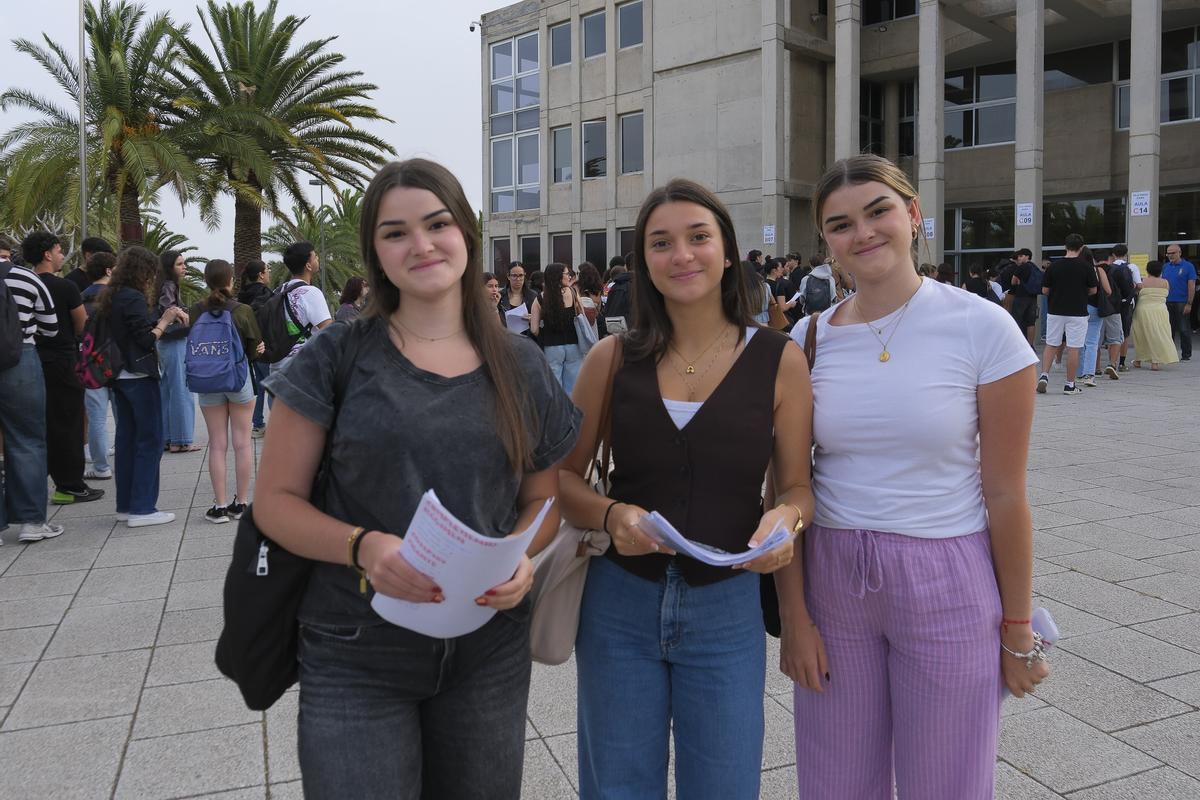 Alba, Marta y Ana del Colegio Nuestra Señora del Pilar en la prueba extraordinaria