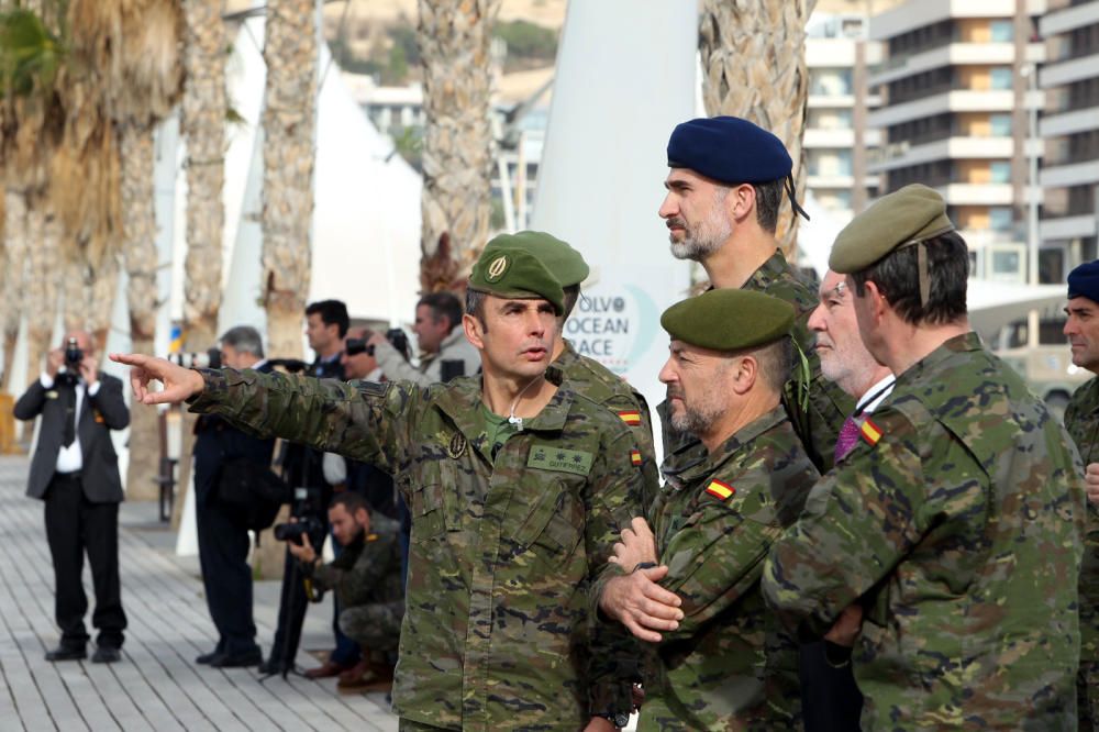 El Rey Felipe VI sigue desde Alicante varias maniobras del Mando de Operaciones Especiales