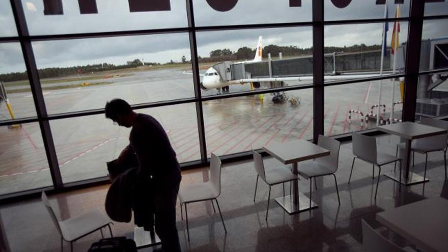 El aeropuerto, con la mayor caída de pasaje de España, perdió casi 4 de cada 10 aviones