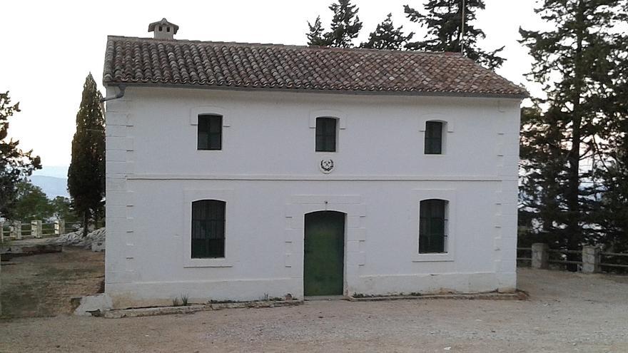 Beniatjar pide a la Generalitat la cesión de la antigua casa forestal Les Planisses para darle uso público