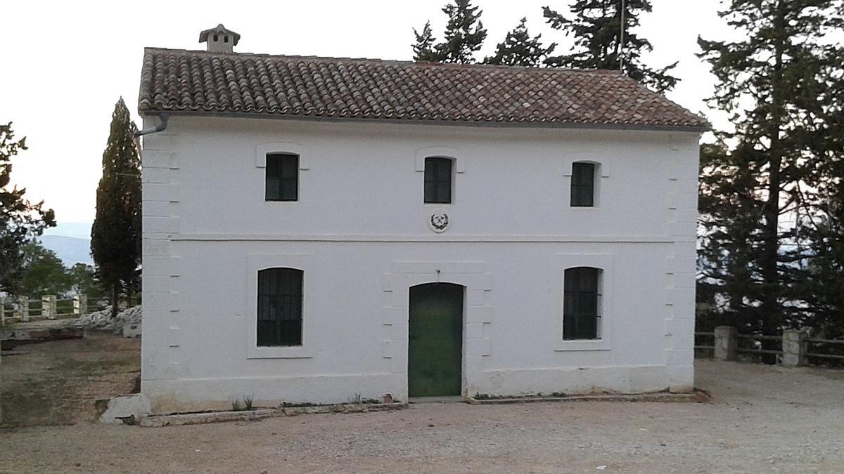 La antigua casa forestal Les Planisses de Beniatjar.