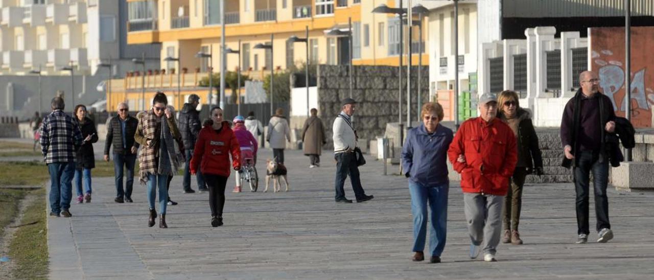 Los arousanos tienen más dinero, pero vale menos